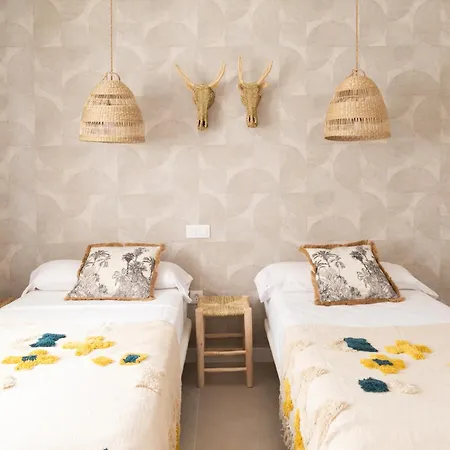 Villa Ereza White Homes