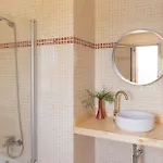 Villa Ereza White Homes