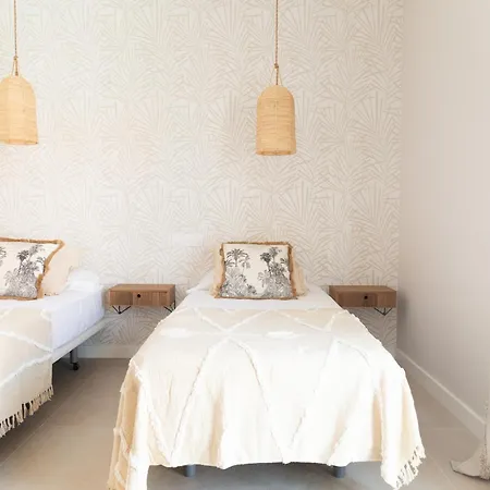 Вилла Ereza White Homes *