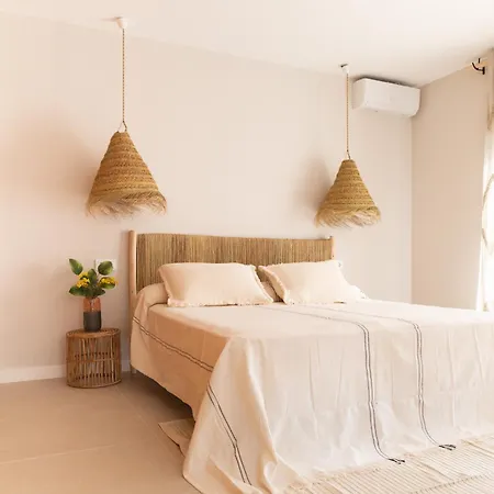 ヴィラ Ereza White Homes