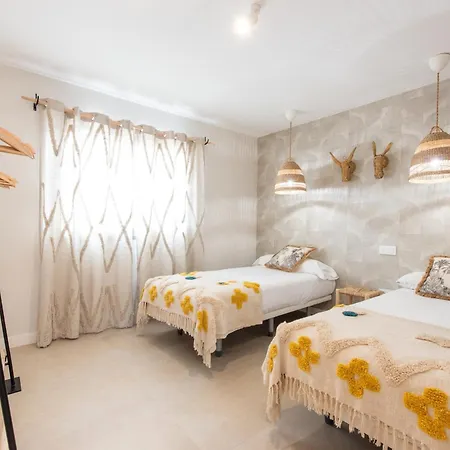 ヴィラ Ereza White Homes