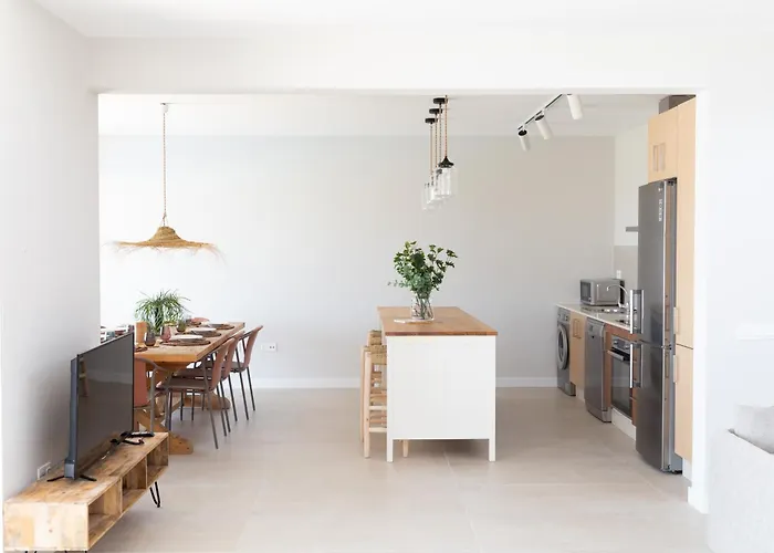 Villa Ereza White Homes