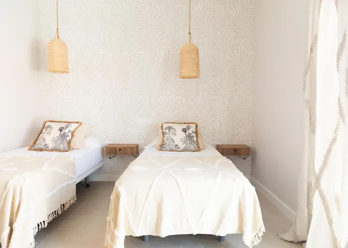 Villa Ereza White Homes *